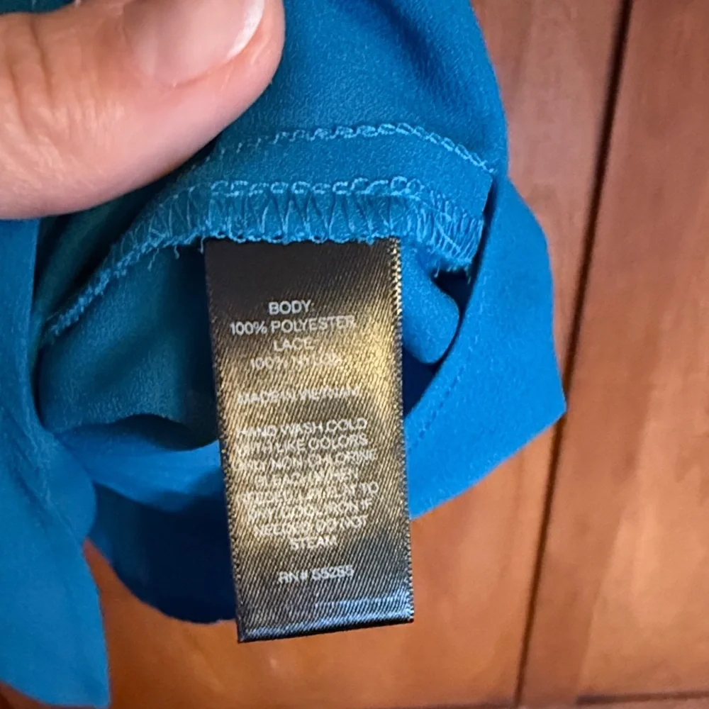 NWT Express Turquoise Lace Accent Blouse - Picture 4 of 4